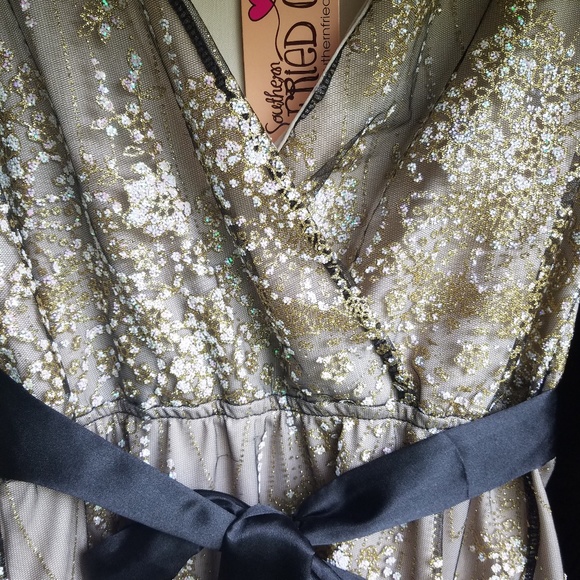 Dress - Picture 4 of 4